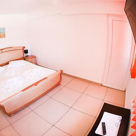 Hotel Proton K3 เนพทุน ภายนอก รูปภาพ